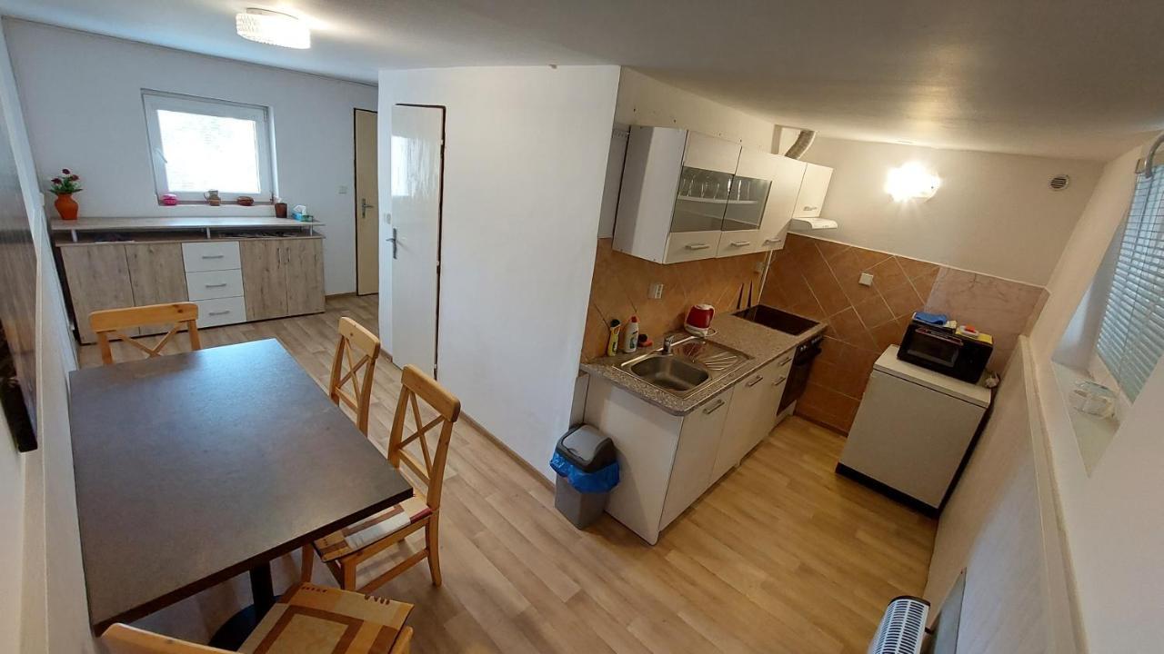 Ubytovani Pod Hradbami Nove Mesto nad Metuji Exterior photo