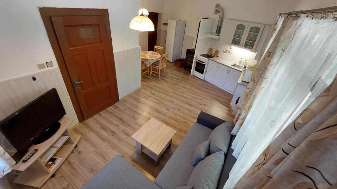 Ubytovani Pod Hradbami Nove Mesto nad Metuji Exterior photo